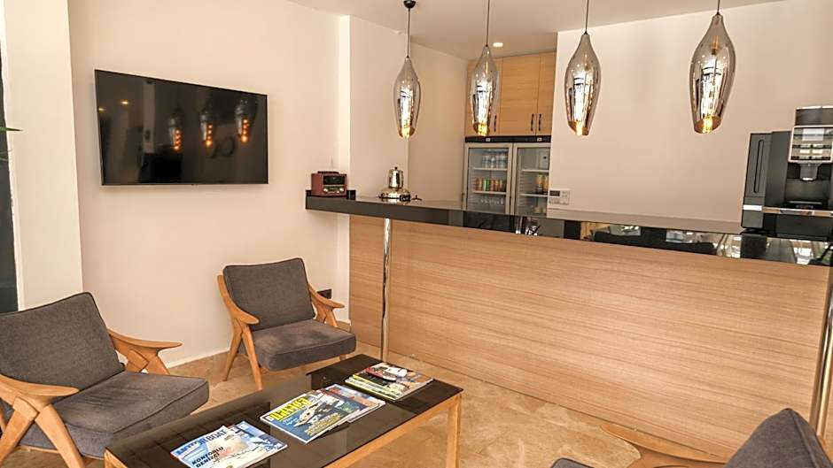 Alesta Seaside Residence