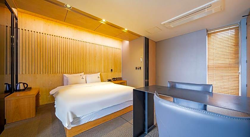 Louis Boutique Hotel