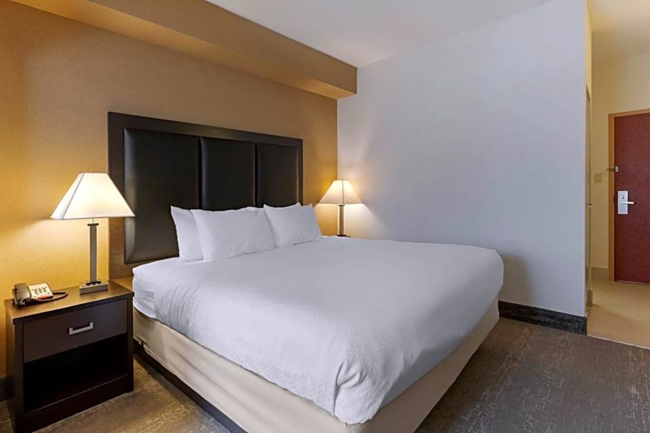 Best Western Plus Burlington Inn & Suites