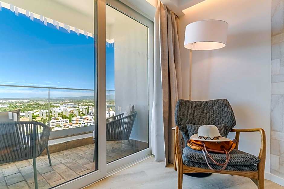 Pestana Delfim Beach & Golf Hotel