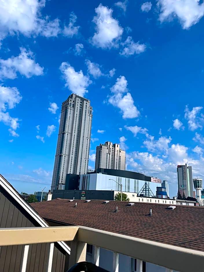 Knights Inn By The Falls