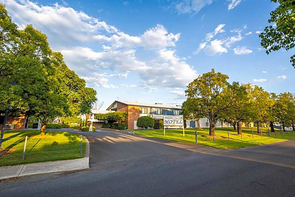 Hawkesbury Race Club Motel
