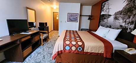 Deluxe King Room - Non-Smoking