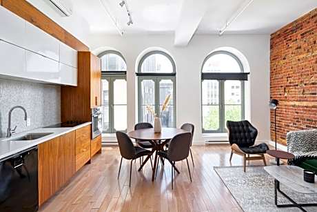 Premium King Room with Large Arched Windows