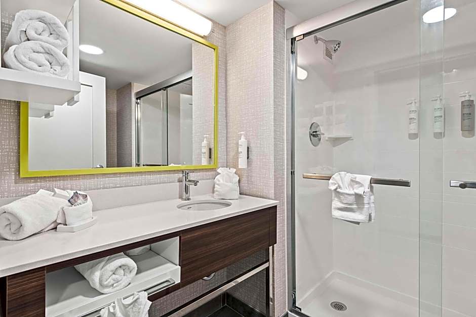 Hampton Inn By Hilton Columbus-North