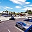 SeaSide Inn & Suites