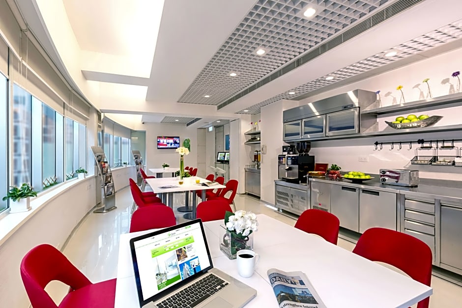 Iclub Wan Chai Hotel