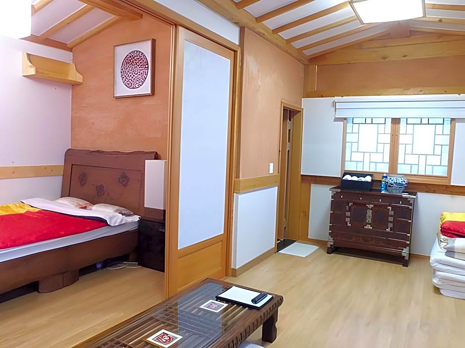 Hwangnamkwan Hanok Guesthouse