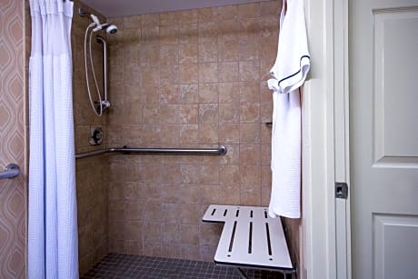 King Room - Disability Access with Tub - Non-Smoking