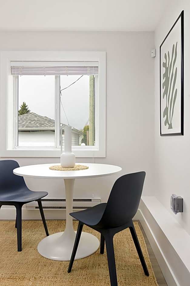 Newly built Laneway Home 1 BD Centrally located