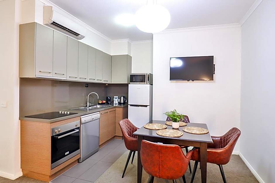Indulge Apartments - Ontario