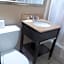 Howard Johnson by Wyndham Historic Lake Charles