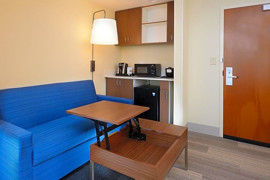 Holiday Inn Express & Suites Raleigh Durham Airport at RTP, an IHG Hotel
