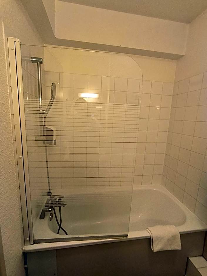 Kyriad Hotel Montpellier Centre Antigone