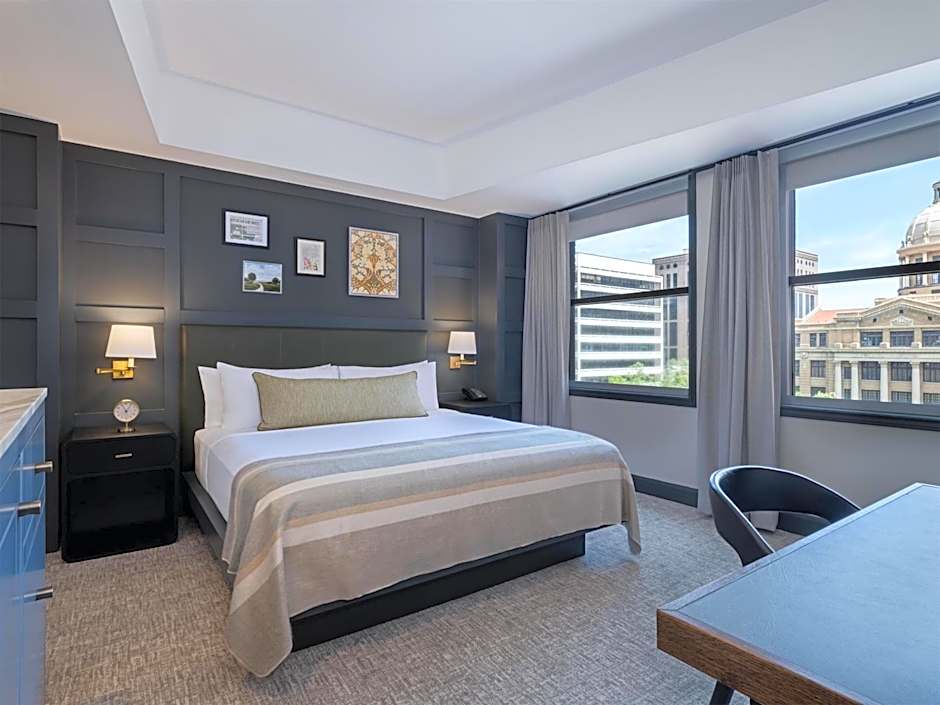 The Sam Houston, Curio Collection By Hilton