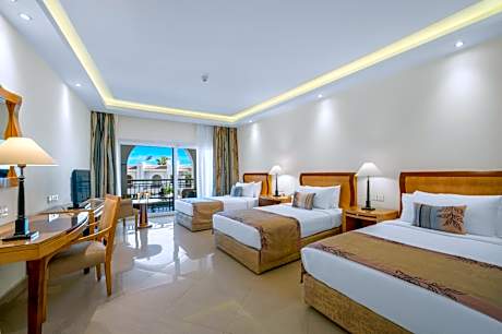 Triple Room with Garden View