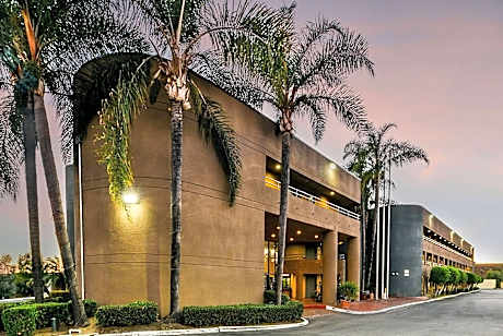 Travelodge by Wyndham Commerce Los Angeles Area
