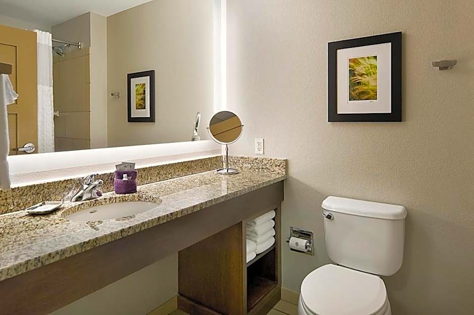 ClubHouse Hotel and Suites Pierre