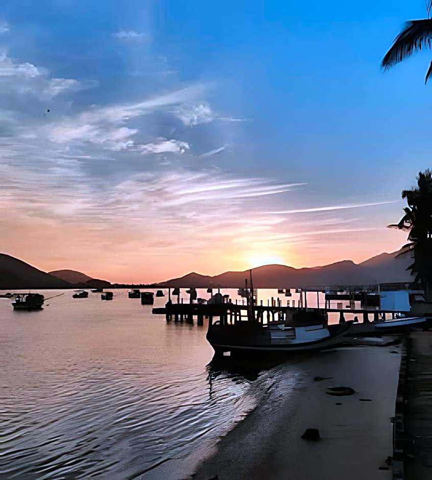 Studio pé na areia com área de churrasco privativa