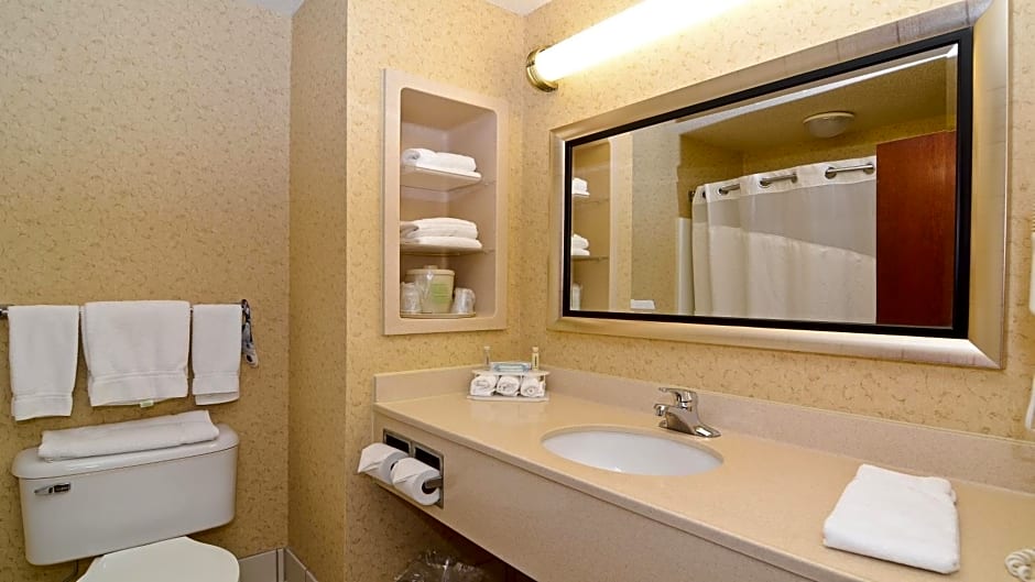 Holiday Inn Express Hotel & Suites Fort Atkinson