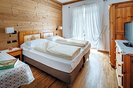 Double Room with Mountain View