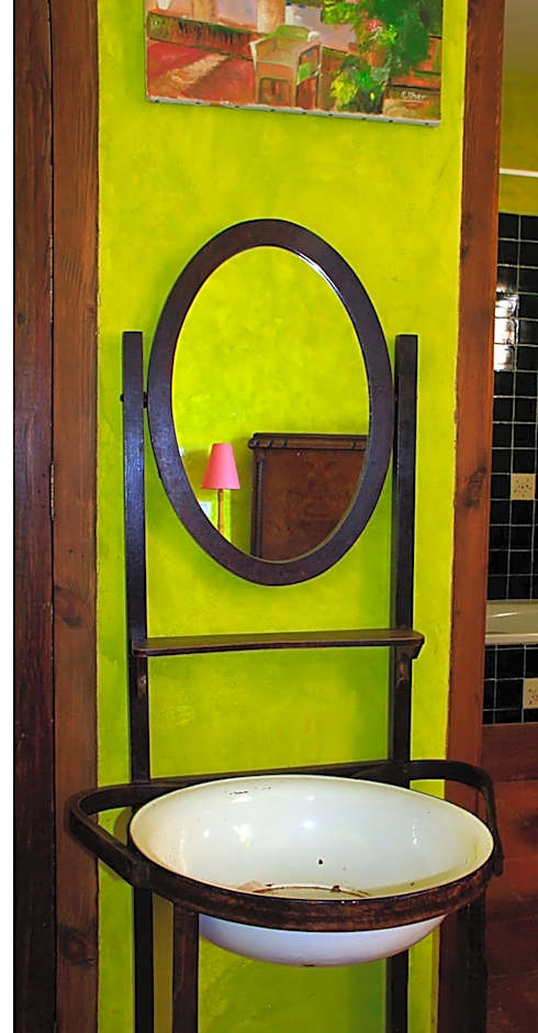 Hotel Royo Guarde-Puente Faco, junto al río Mundo