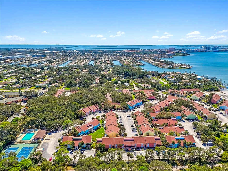 Waterfront Resort Condo w Beach
