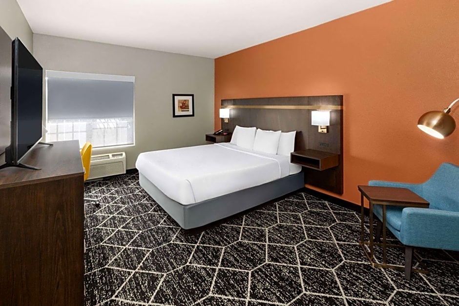 La Quinta Inn & Suites by Wyndham Olathe