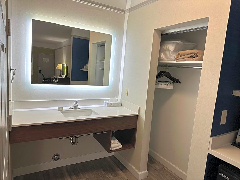 Holiday Inn Express Hotel & Suites San Dimas By IHG