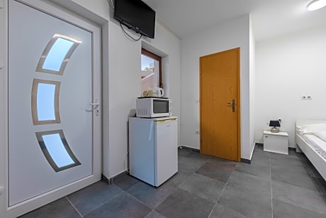 Room Standard with pool view for 2 #14