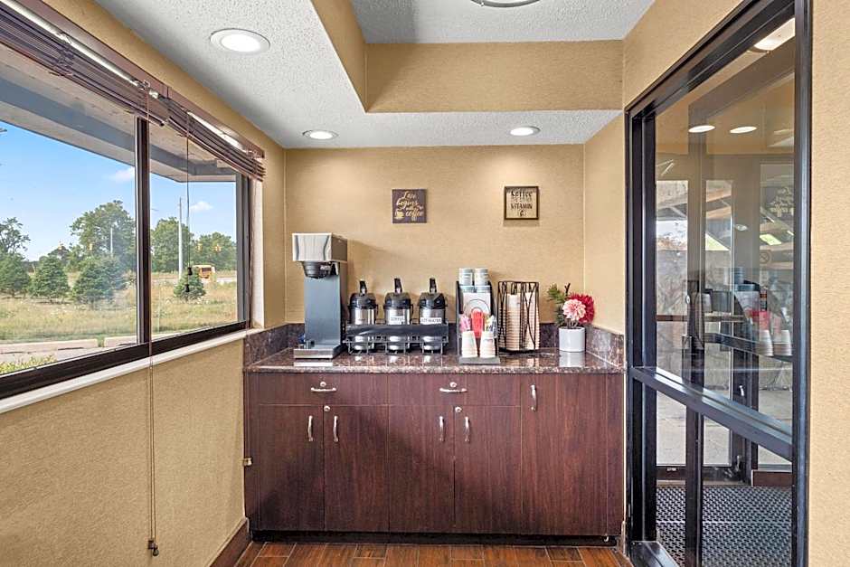 Red Roof Inn Lansing East - MSU