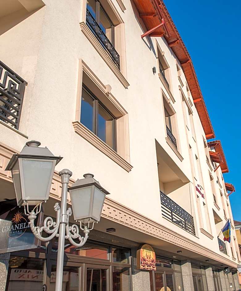 Aparthotel Punct pe i