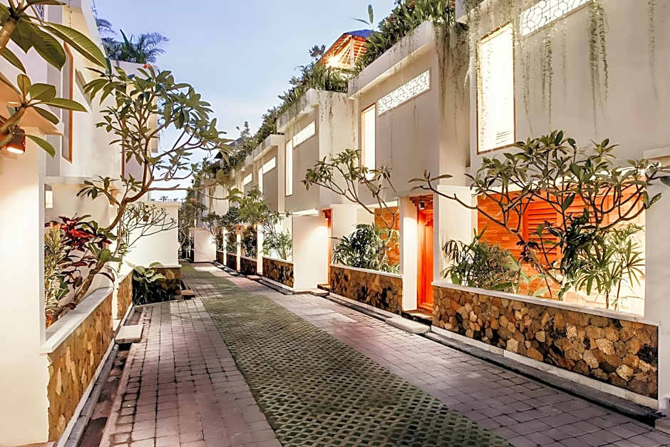 Modern 1BR w/ pool near Petitenget Beach Seminyak