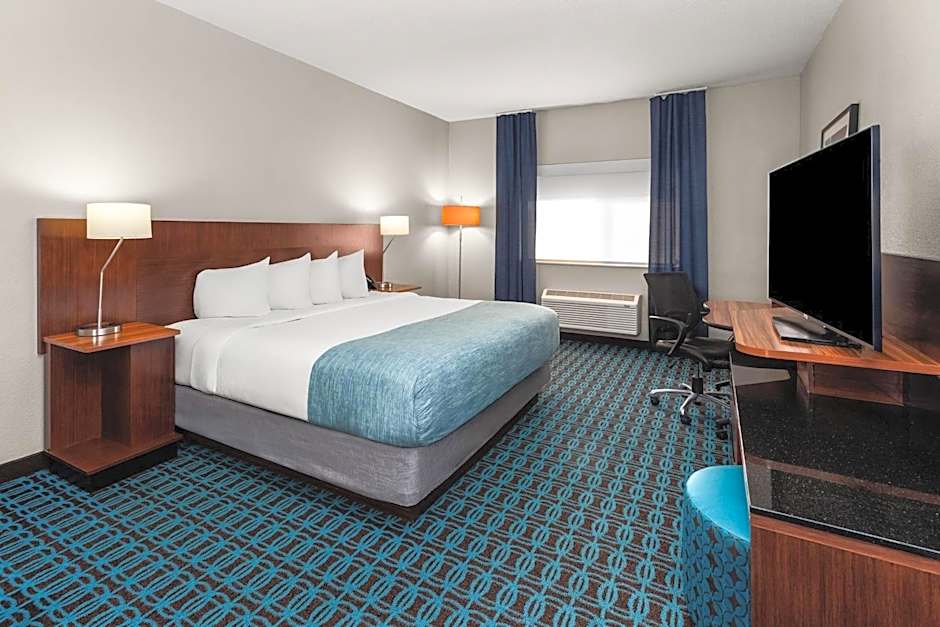 Wingate by Wyndham Oshkosh