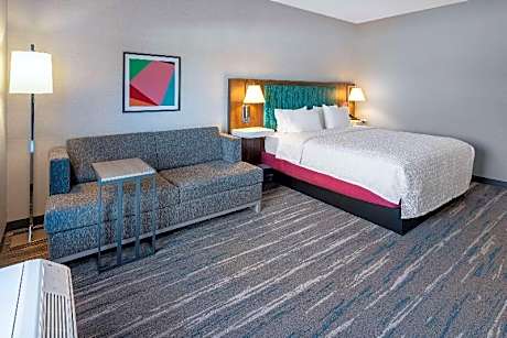 King Room with Microwave and Fridge