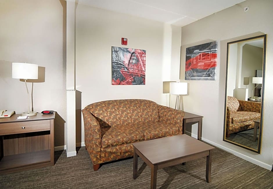 Best Western Plus Sandusky Hotel & Suites