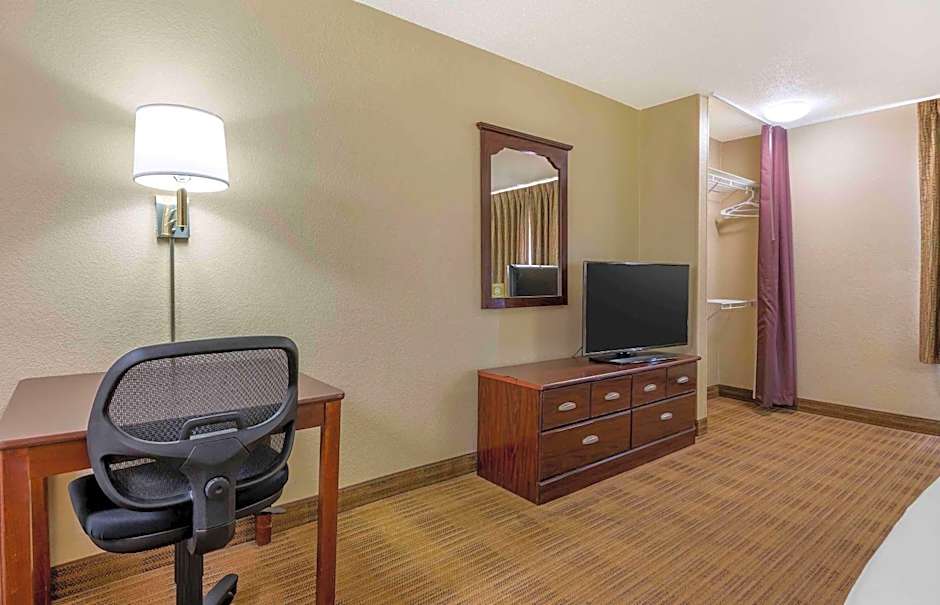Extended Stay America Suites - Champaign - Urbana
