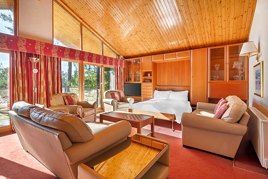 The Lodges at Craigendarroch Country Club