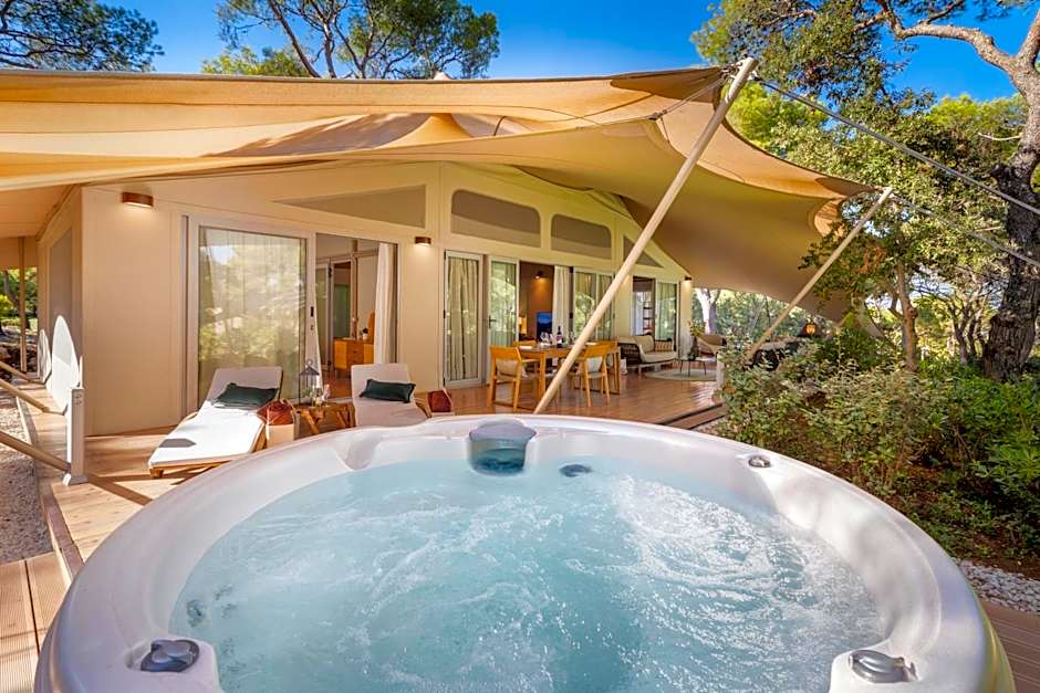 Arena One 99 Glamping