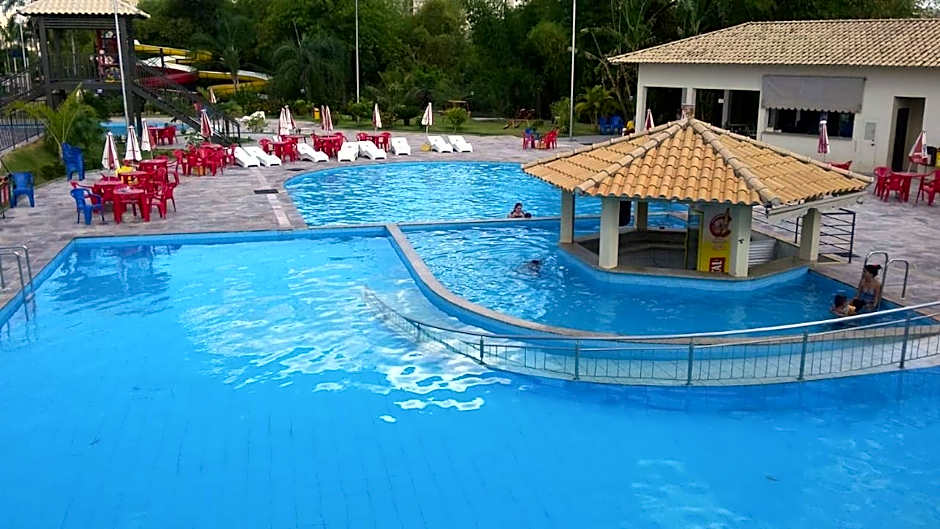 Golden dolphin Express 5pessoas mais 1 criança até 5 anos com toalhas e roupas de cama,lençóis, travesseiros e fronhas e 3 parques aquáticos termais limpeza impostos e taxas já incluso