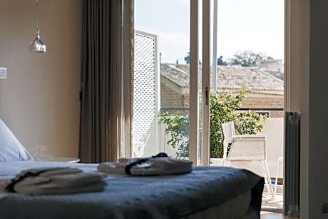 Deluxe Double Room with Balcony