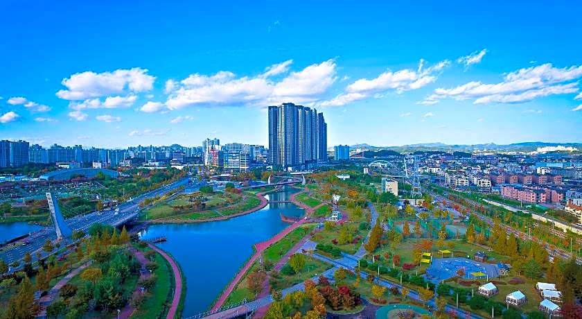 Paju Khills the terrace