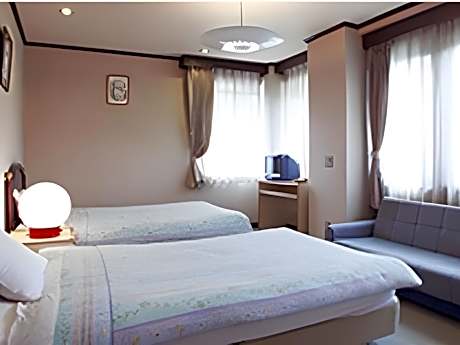 Twin Room with Private Bathroom