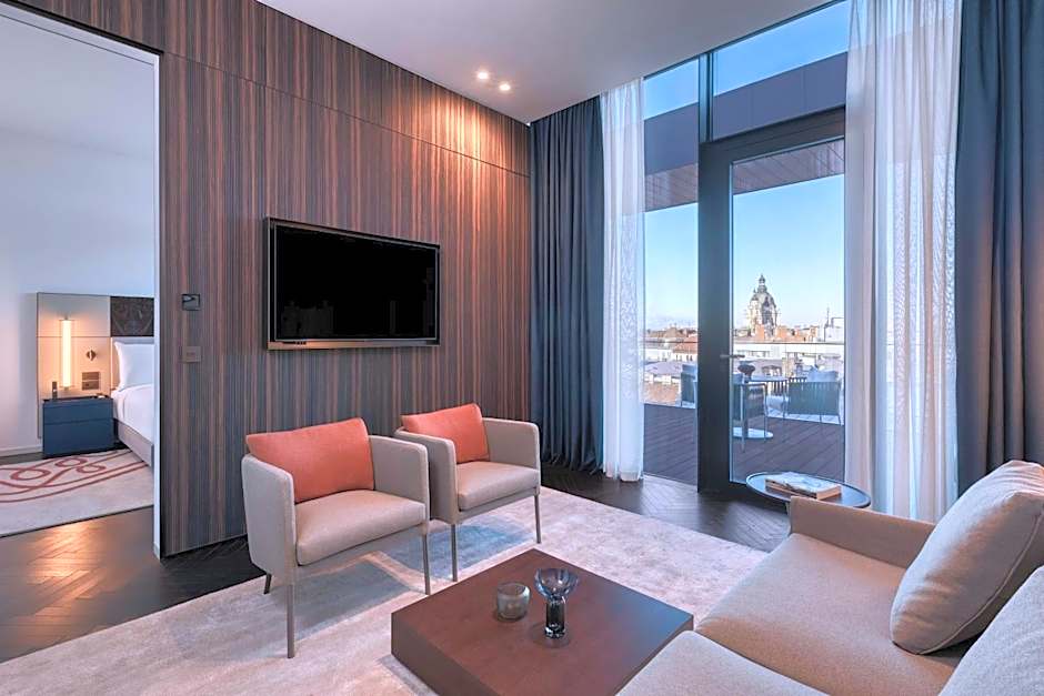 Dorothea Hotel, Budapest, Autograph Collection