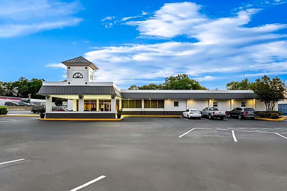 Super 8 by Wyndham Gaffney