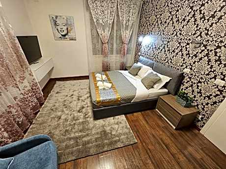 Deluxe King Studio
