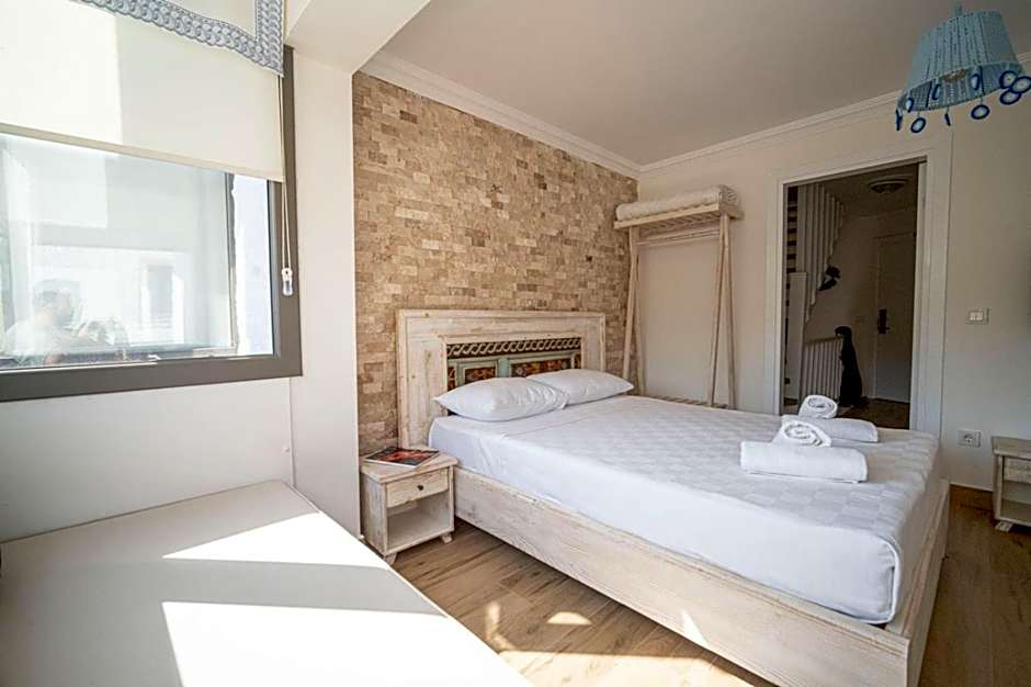 Lunas Alaçatı