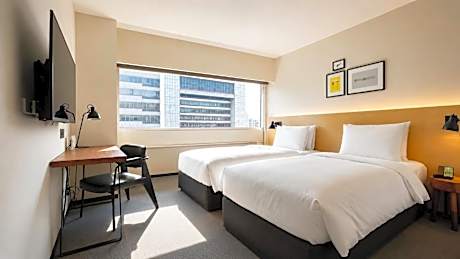 Medium Twin City View Room
