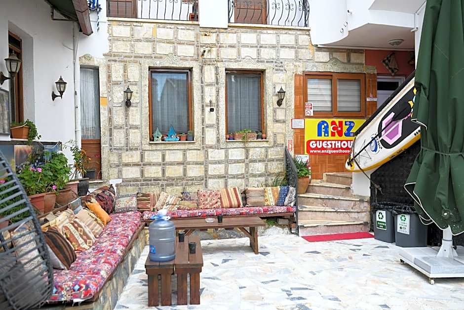 Anz Guest House Pansiyon