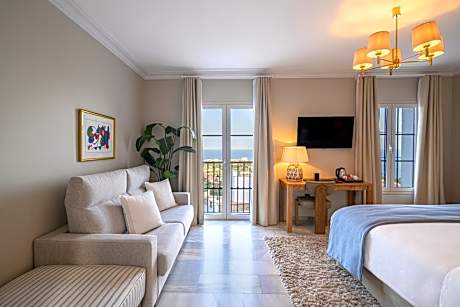 Double or Twin Room with Sea View